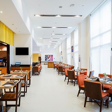 מלון Fairfield By Marriott אחמדאבאד מראה חיצוני תמונה